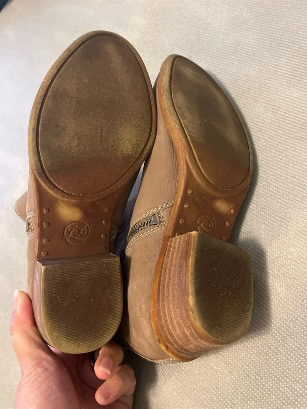 Lucky Brand Women's Ankle Bootie Boot Size 7 Taupe Leather 1.5” Heel - Picture 7 of 10